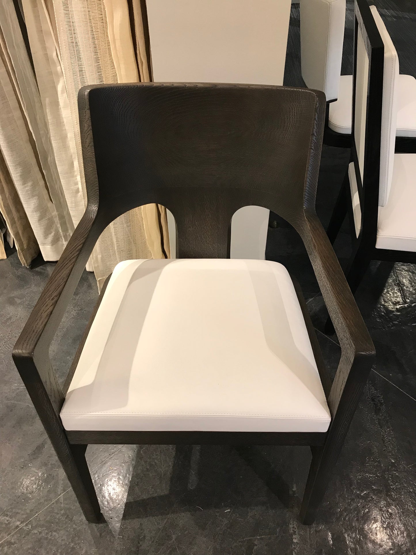 ARCTIQUE Arm Chair - F01-015-02-M-3