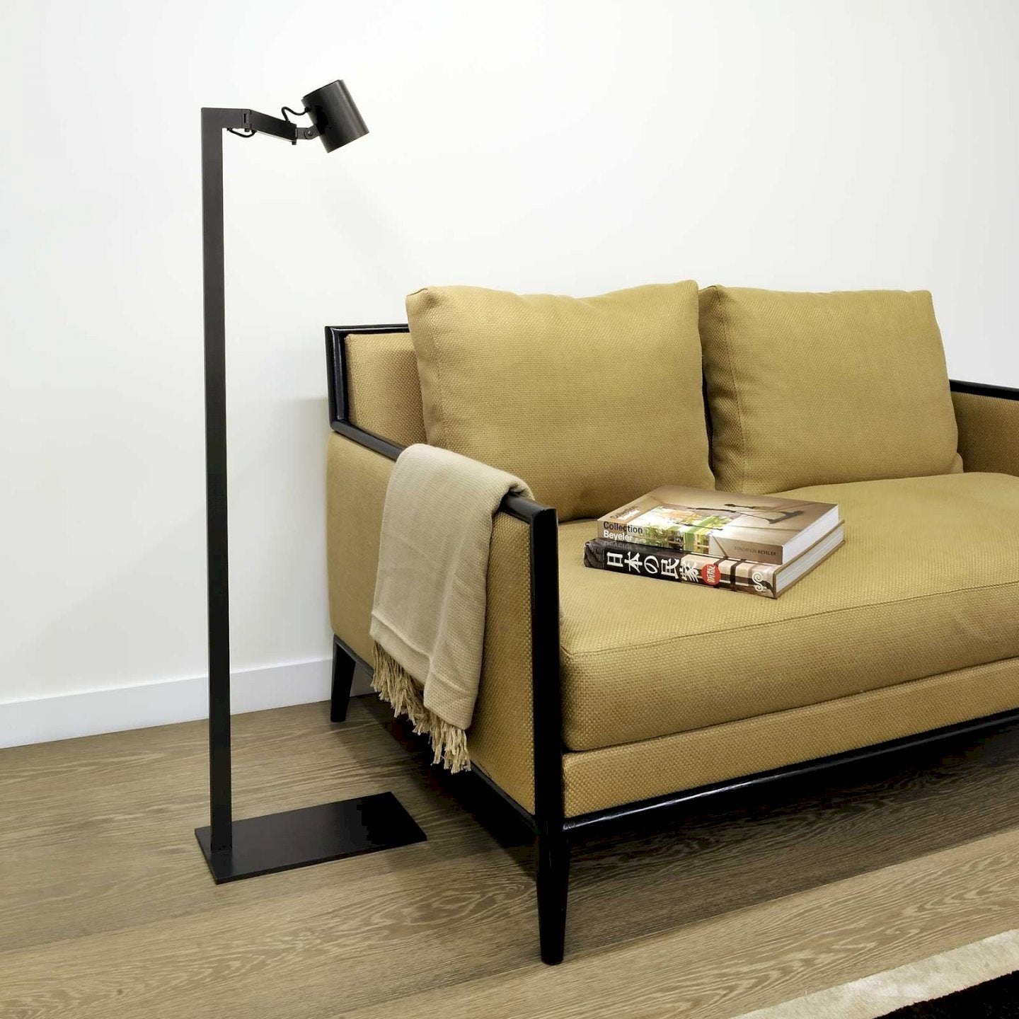 INFANTE Sofa: 57.5Wx35Dx29.5H in Oak, open grain - F16-168-01