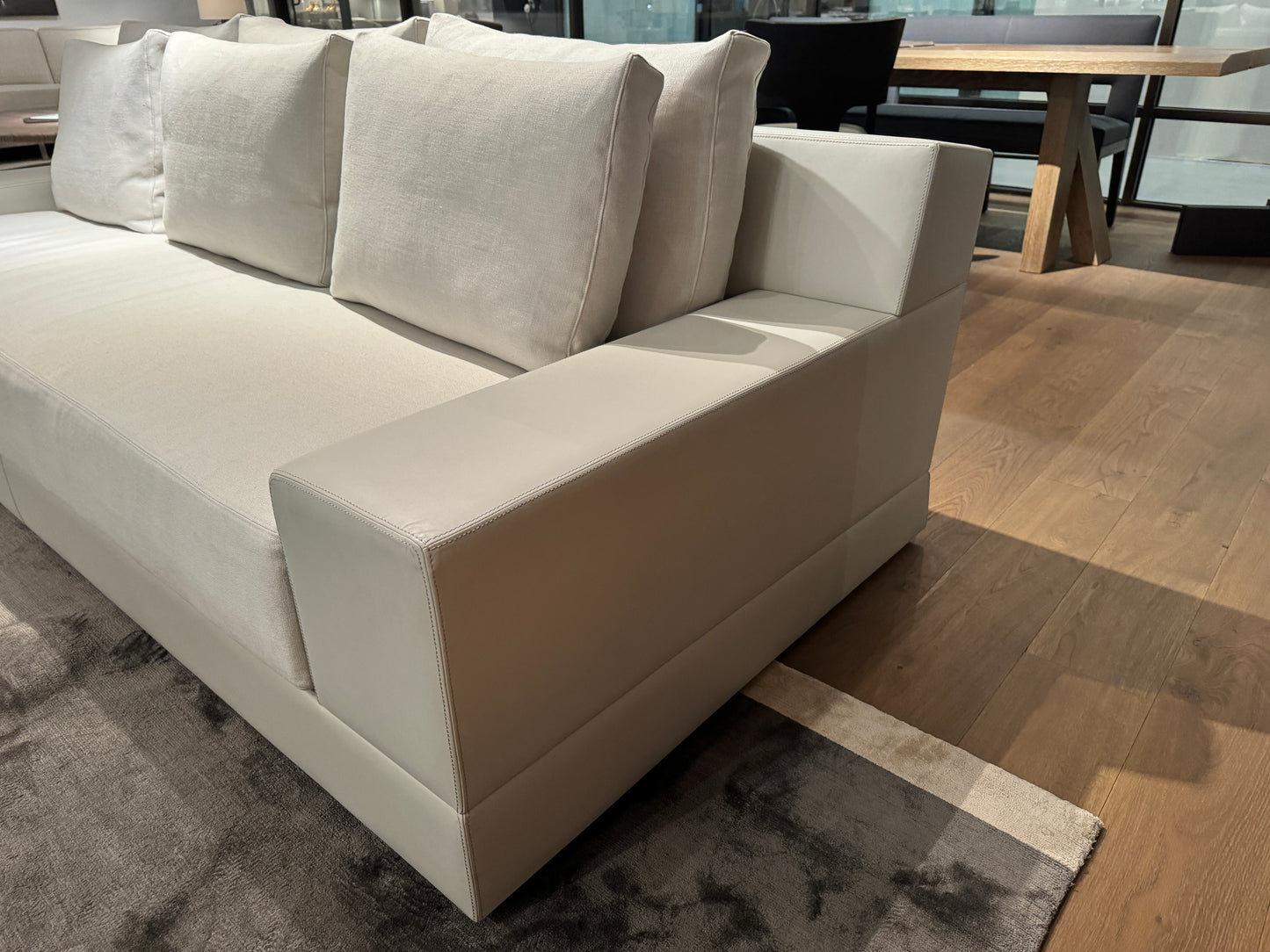 PACHA Sofa - F16-241-02-M-1