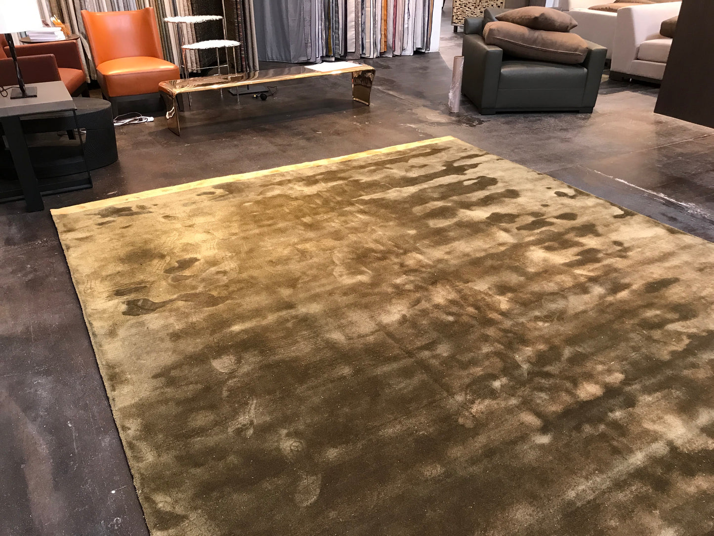 TAGE, 50% Silk/ 50% Wool, Class 12 Tufted Rug - R32-302-01-M-19