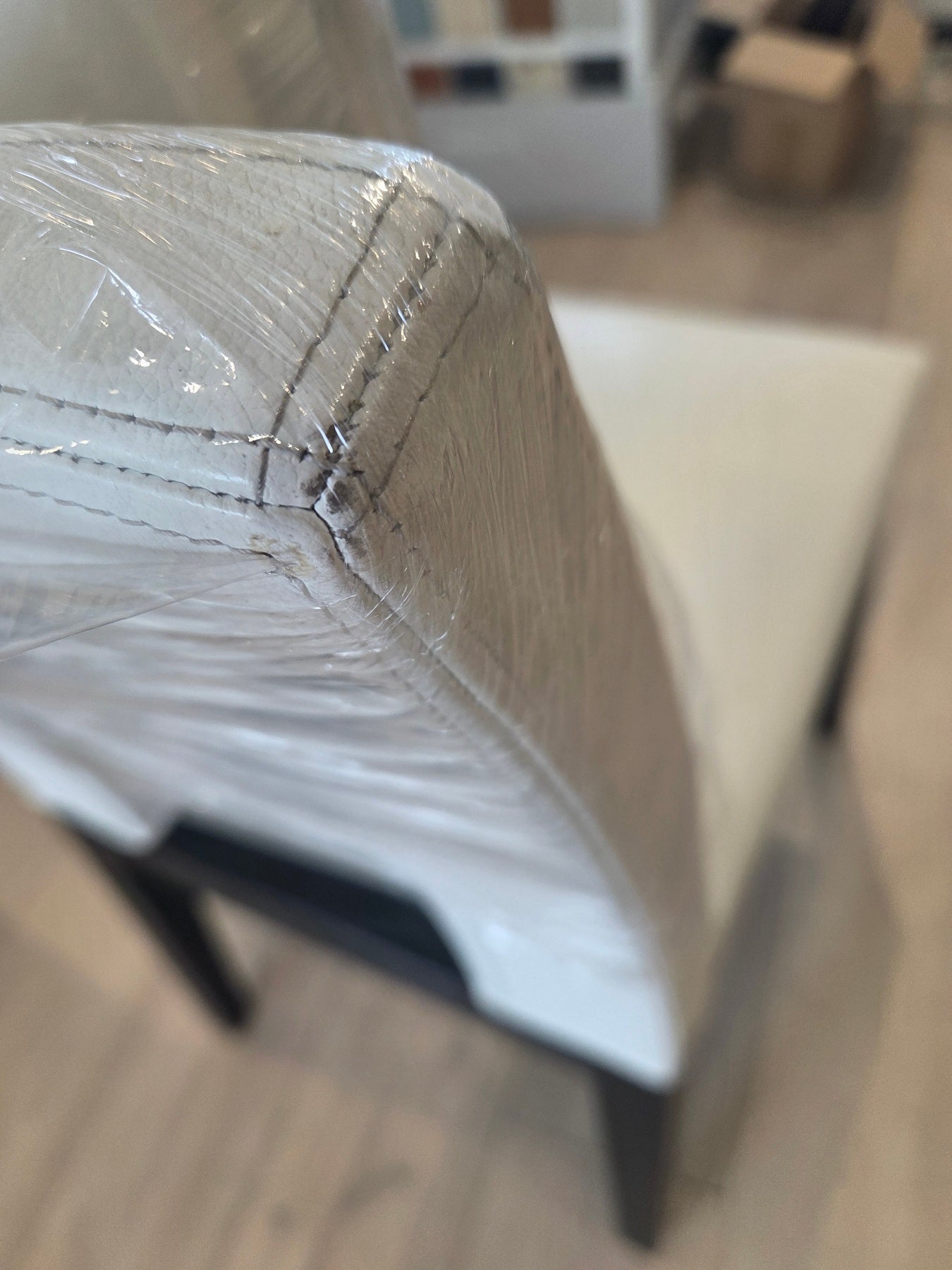 VELIN Chair - F03-320-01-M-8