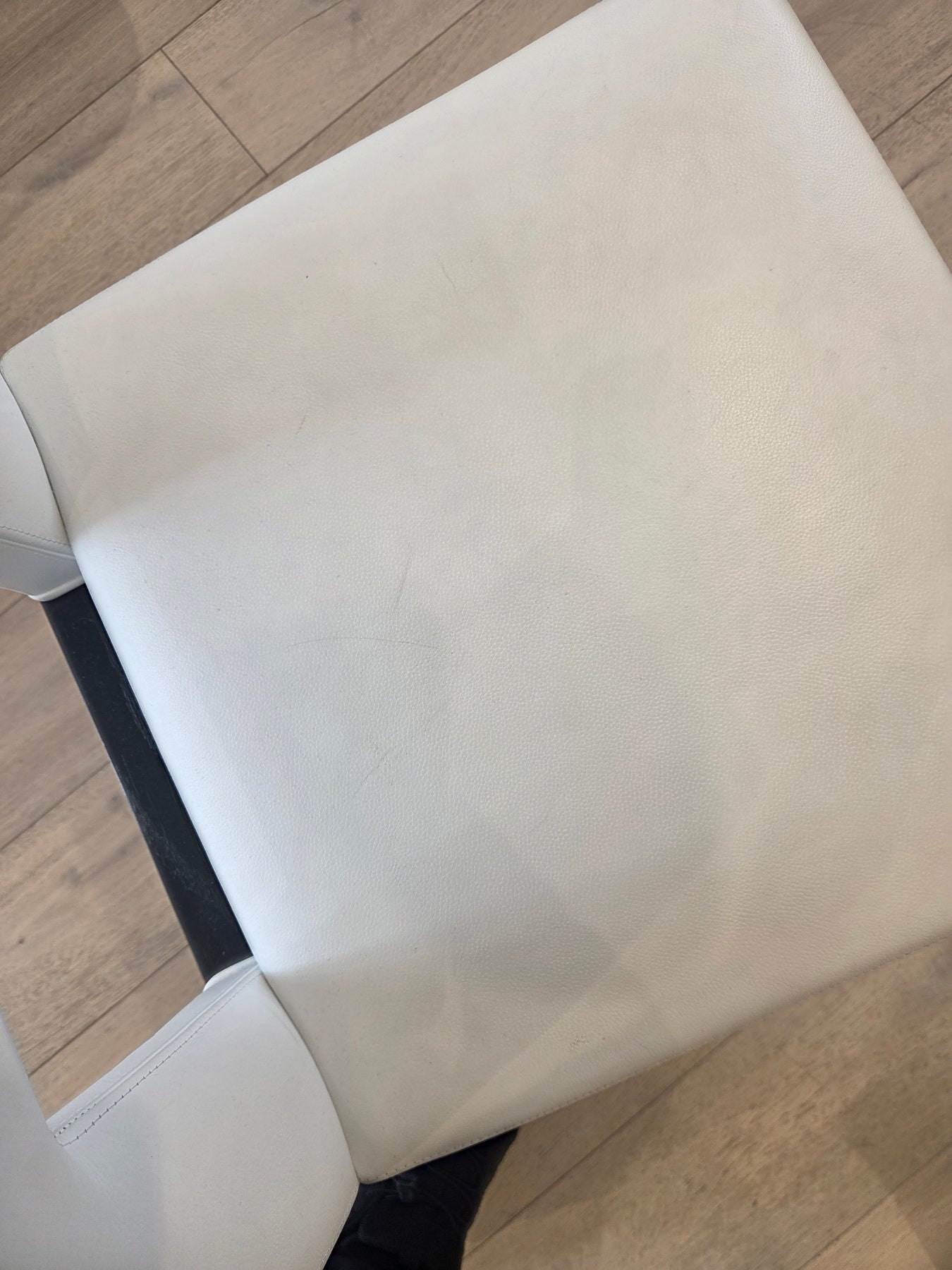 VELIN Chair - F03-320-01-M-8