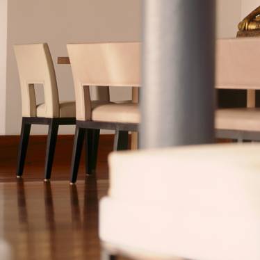 VELIN Chair: 18.5Wx21.5Dx32.25H in Oak, open grain - F03-320-01